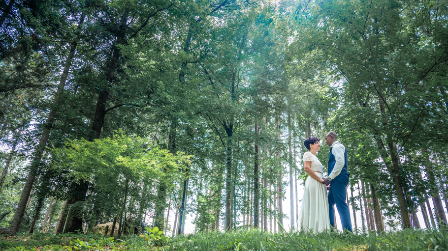 photographe de mariage dans les Deux Sèvres, la Vendée, et le Maine et Loire.Photographe à Bressuire, Parthenay, Niort, Les Herbiers, Cholet, et Saumur.